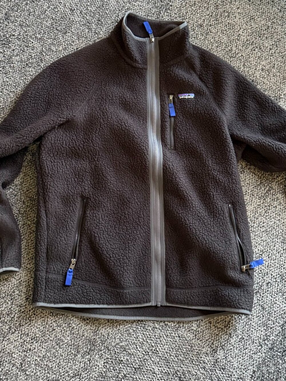 Patagonia Retro Pile Fleece – Black (Men’s Large)